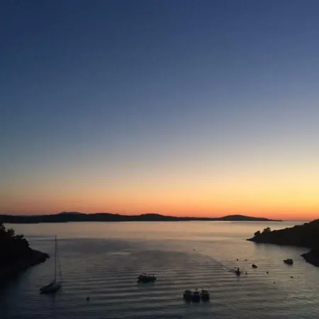 Sunny Dream Hvar Apartment *
